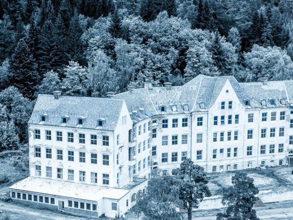 Luster sanatorium
