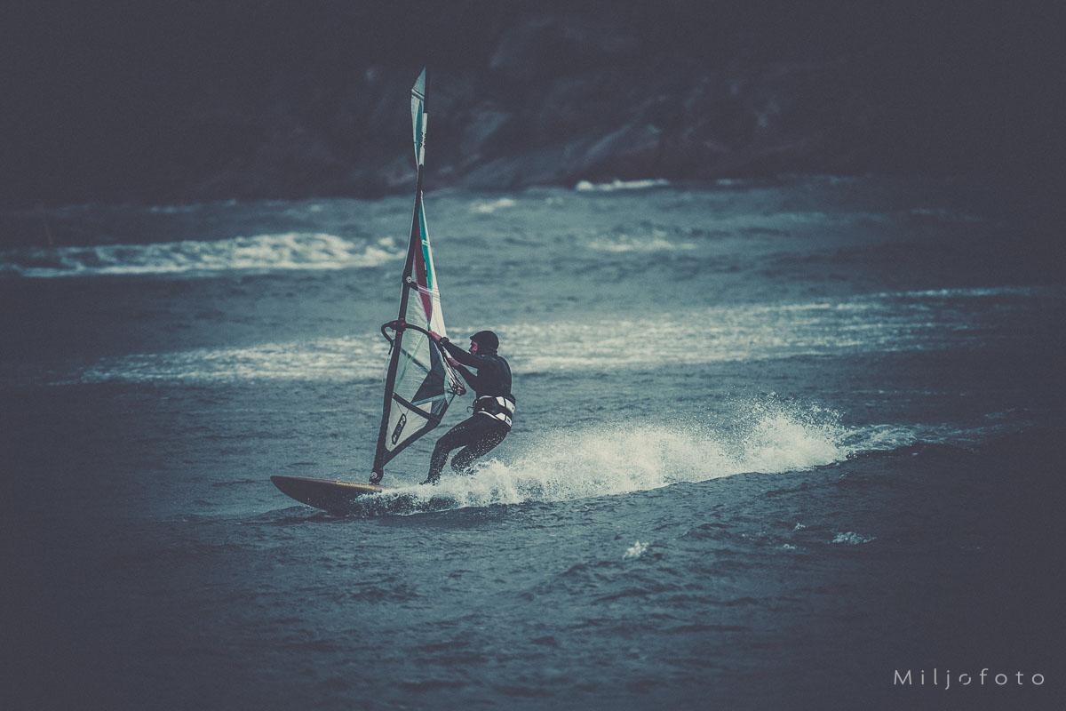 Surfing (3) Surfing (3)