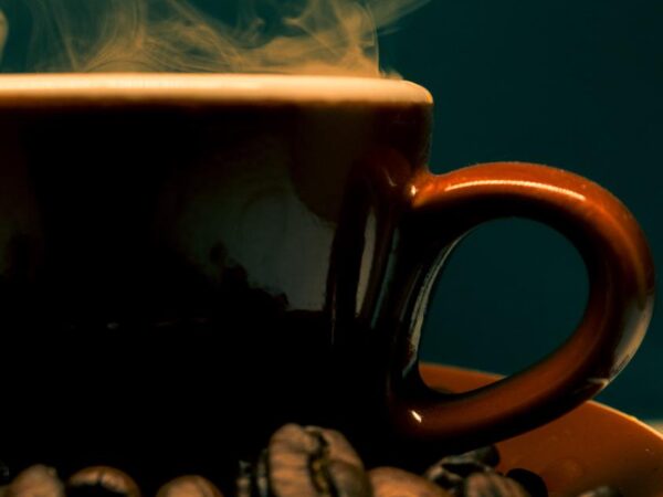 Rykende varm kaffe