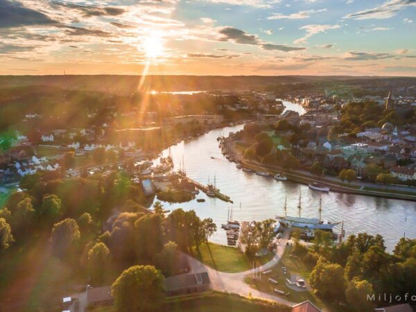 Sol over byen