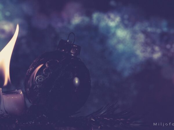 Julemotiv (17) Flammer og julepynt