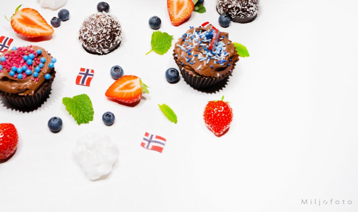 Kaker og bær Kaker og bær