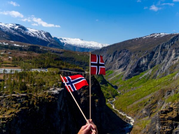 17.mai ved Vøringsfossen