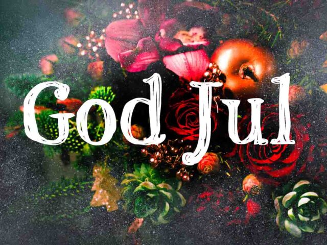 God jul med vakker bakgrunn i julefarger, rød, grønn og gull. God Jul