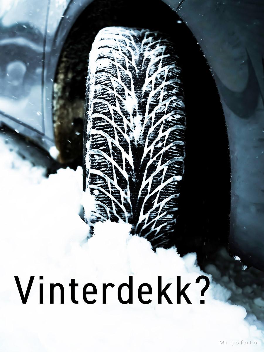 Vinterdekk Vinterdekk i snøføre, et bilde som kan brukes til dekkskift reklame