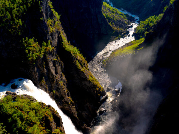 Vøringsfossen i det grønne