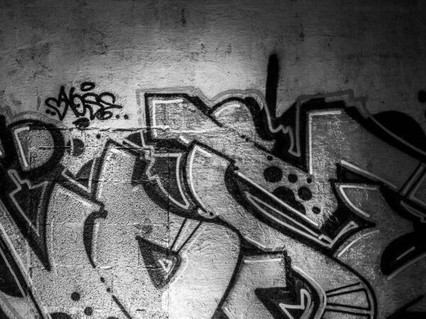 Grå graffiti