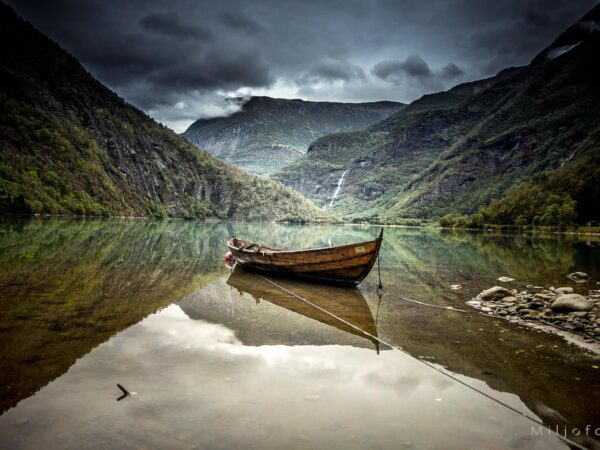 En båt i norsk natur