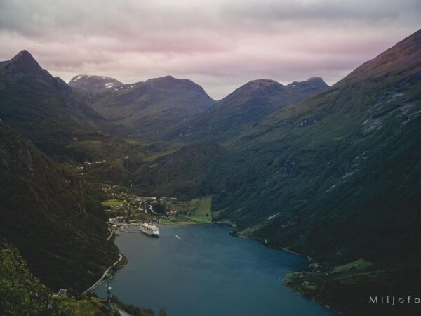 Skip i Geiranger