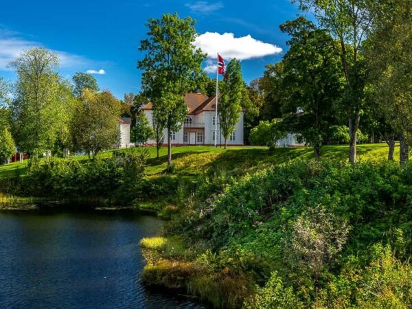 Eidsvold verk fra elven